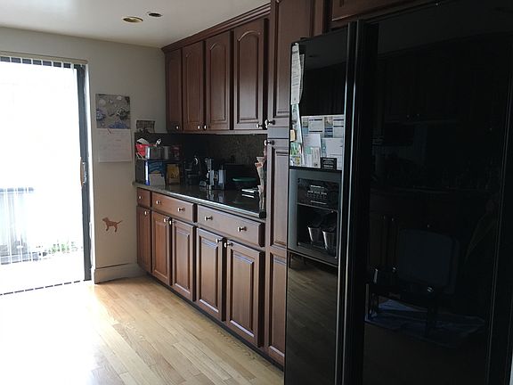 kitchen (right)