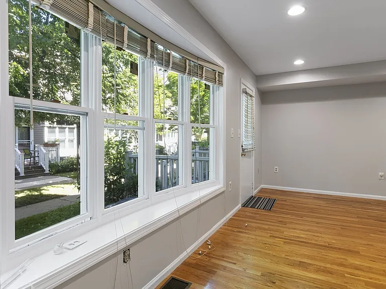 8 Locust Ln #4 — Photo 9