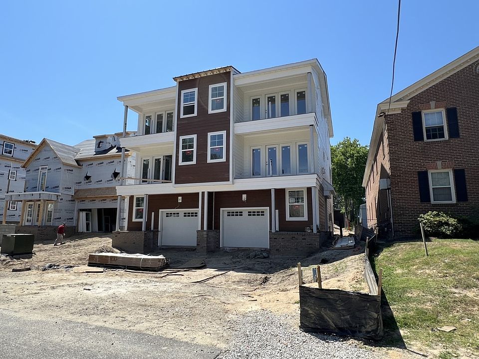 1st image of 404 B 34th St