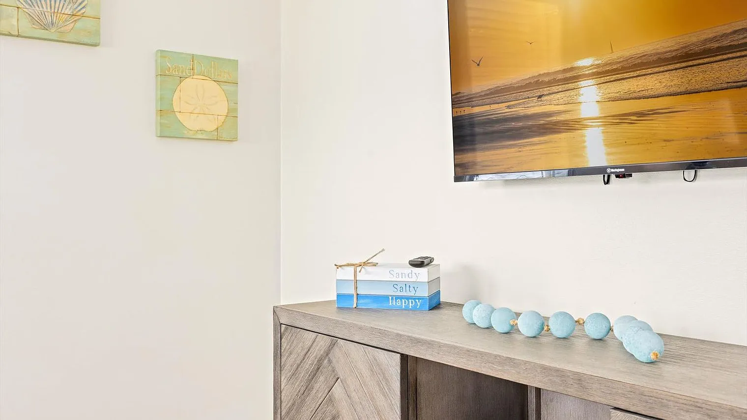 2 bed, 1.0 bath, 699 sqft, $4,078 — Photo 4