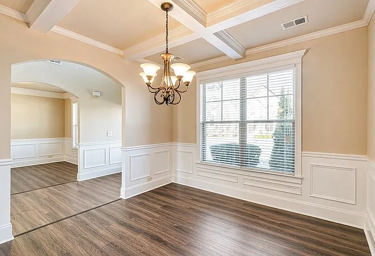 5 bed, 4.0 bath, 2620 sqft, $3,695 — Photo 3