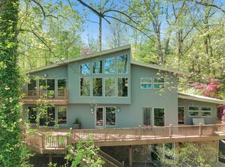 56 Old Chimney Rd, Upper Saddle River, NJ 07458