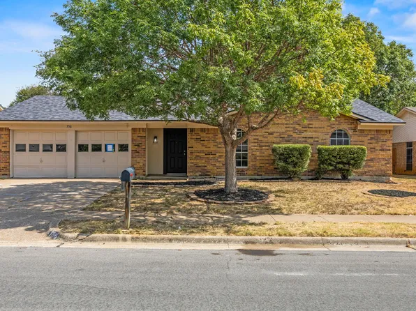 756 NW Charlyne Dr, Burleson, TX 76028