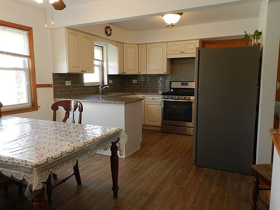 2nd image of 8814 N Wisner St APT 2N