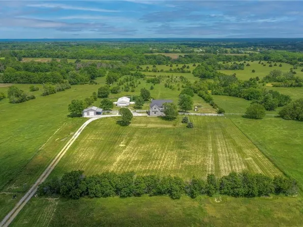 25925 Rockville Rd, Louisburg, KS 66053
