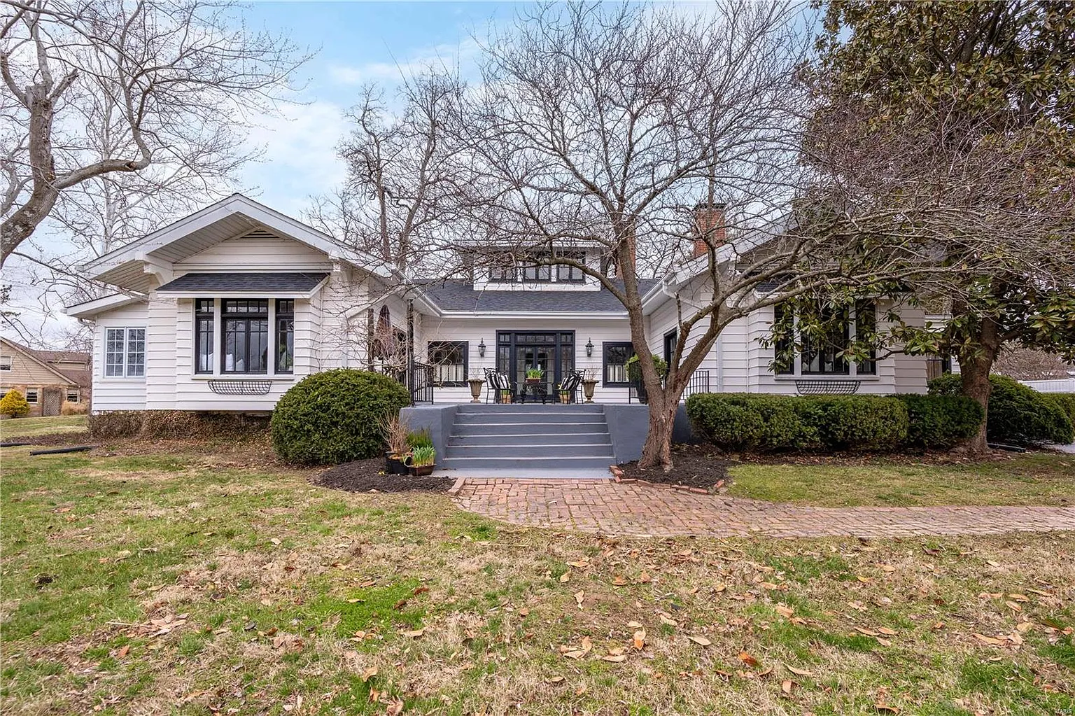 10803 Forest Circle Dr photo 1