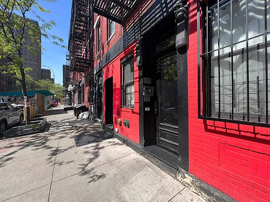 Rented by Keller Williams NYC | media 29