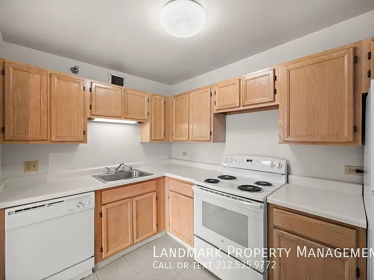 200 N Dearborn St #3201 — Photo 3