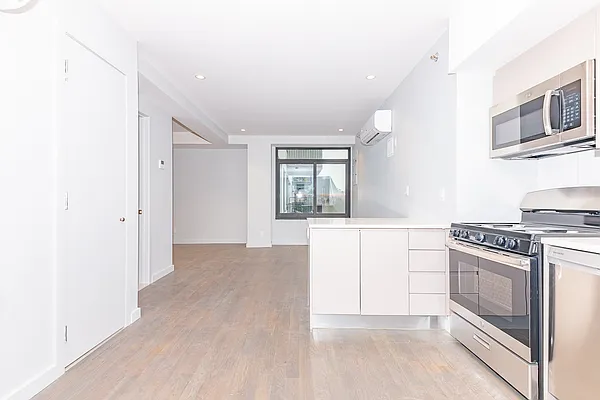 Rented by MySpaceNYC | media 20