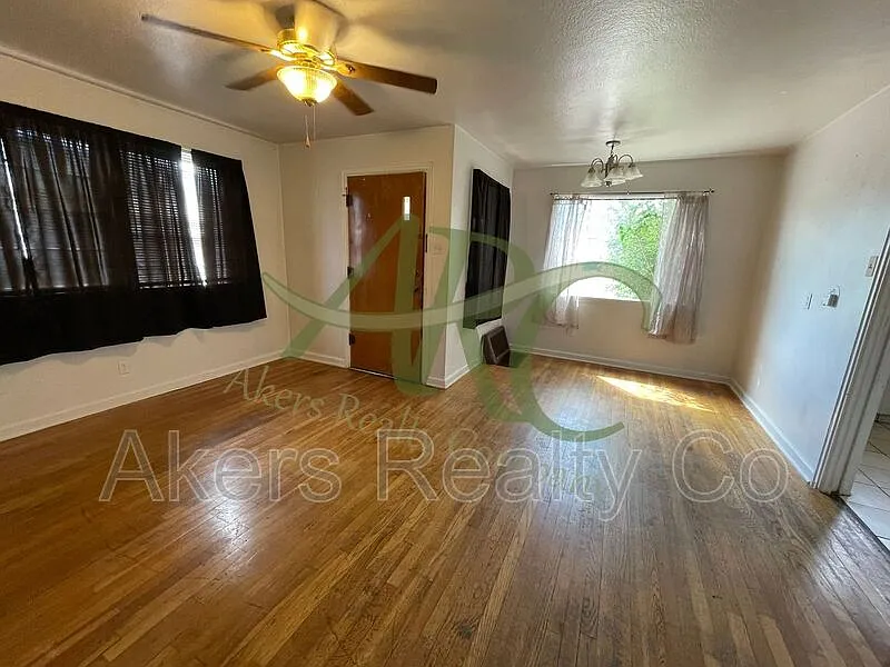 2 bed, 1.0 bath, 733 sqft, $1,095 — Photo 4