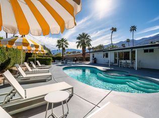242 NE Cerritos Dr, Palm Springs, CA 92262