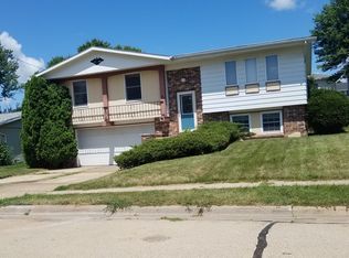 516 2nd St SW, Epworth, IA 52045