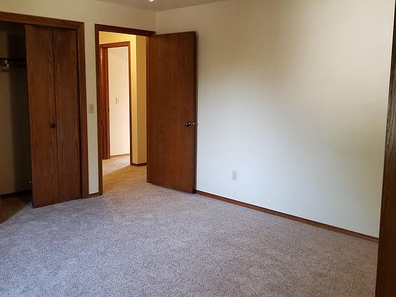 cieling fans in all bedrooms