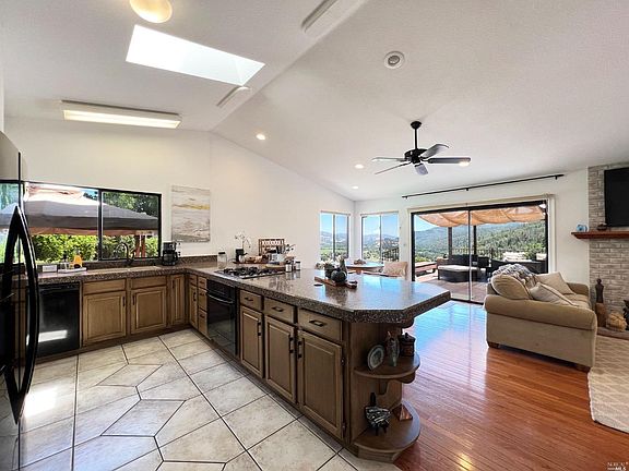 4th image of 475 Fircrest Drive