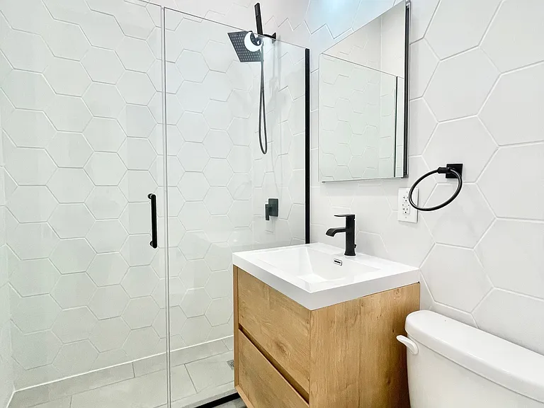 237 E 33rd St #2A — Photo 10