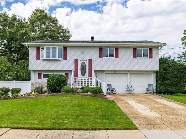 83 Mary Avenue, Ronkonkoma, NY 11779