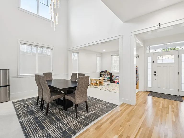 21011 SE 6th Pl — Photo 7