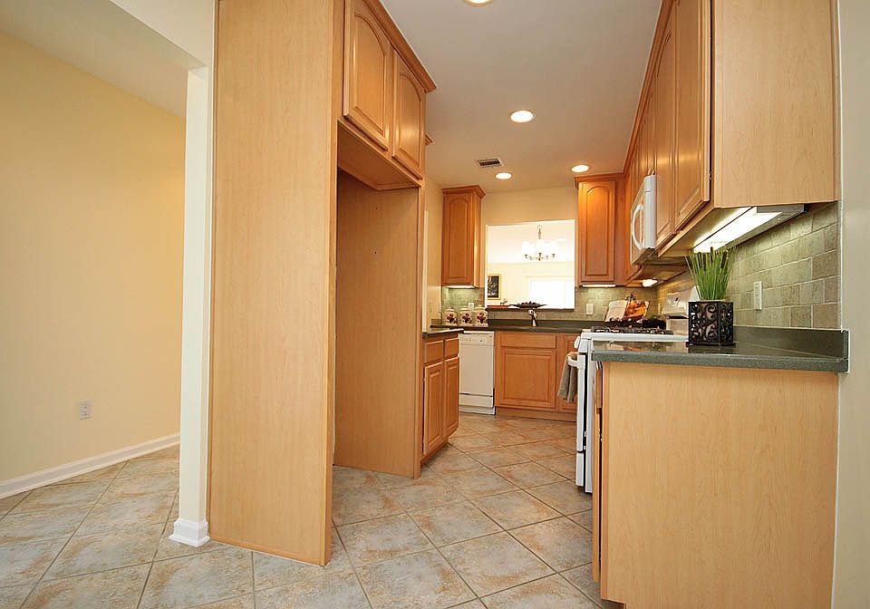 1st image of 19 Meadow Lakes Dr #2219