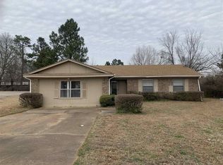 855 Jefferson Rd, Paris, TX 75460