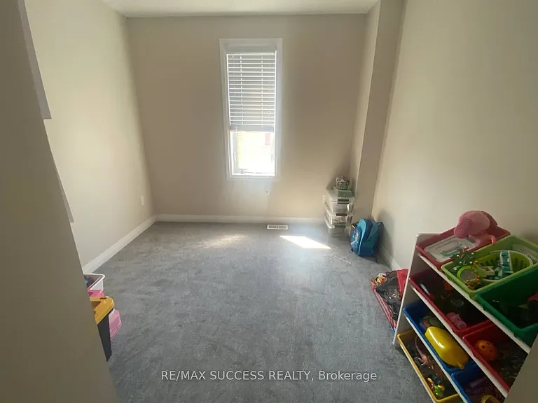 80 Progress Cres — Photo 20
