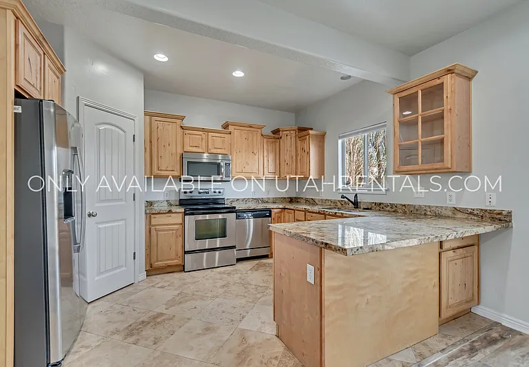279 E Ailee Ln — Photo 6