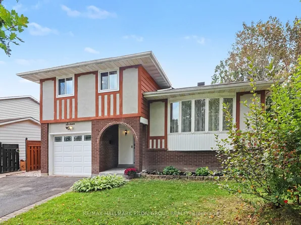 16 Eastpark Dr, Ottawa, ON K1B 3Z8