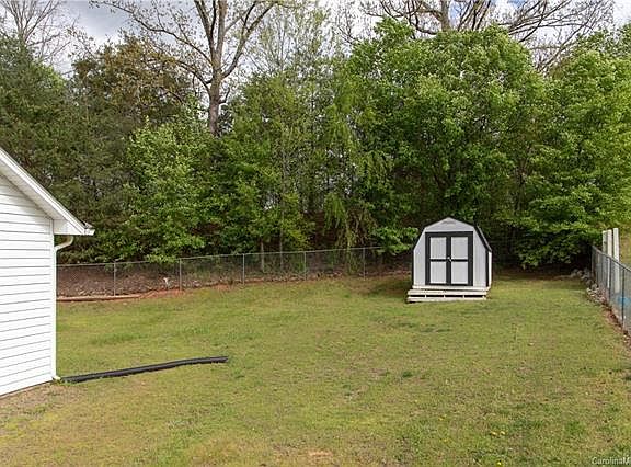 4th image of 1679 Brookgreen Ave