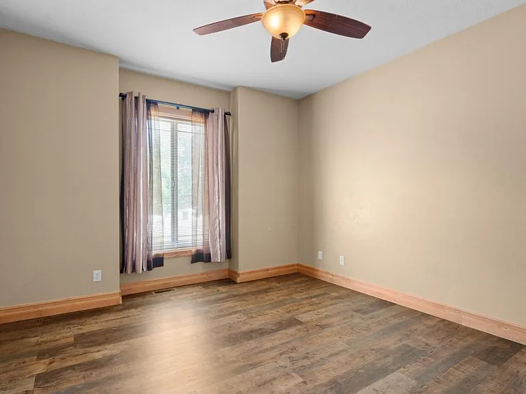 2612 Eastview Dr — Photo 14