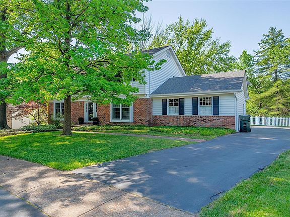 3rd image of 574 Briarwyck Dr