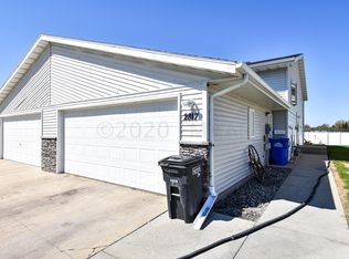 2817 17th St S, Fargo, ND 58103