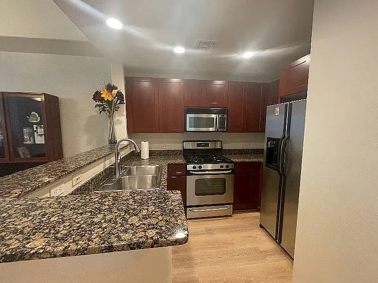 17 W Vernon Ave #511 — Photo 3