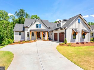 471 N Cove Dr, Newnan, GA 30263