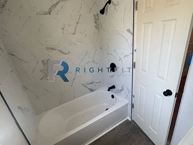 2365 Lantana Ave — Photo 5
