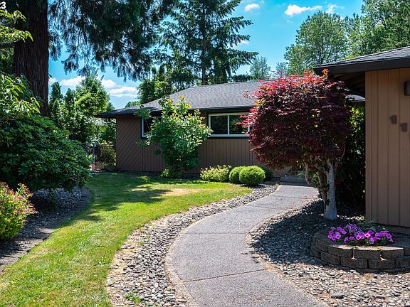 2nd image of 1150 SE 34th Cir