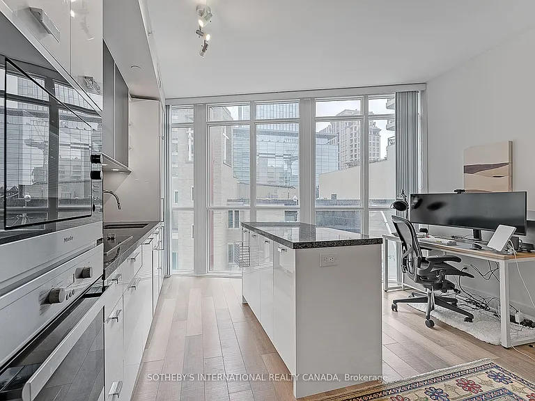 32 Davenport Rd #315 — Photo 8