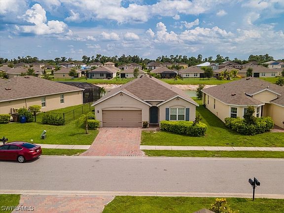 3rd image of 10517 Canal Brook Ln