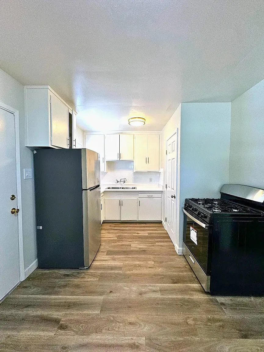 1 bed, $2,400 — Photo 2