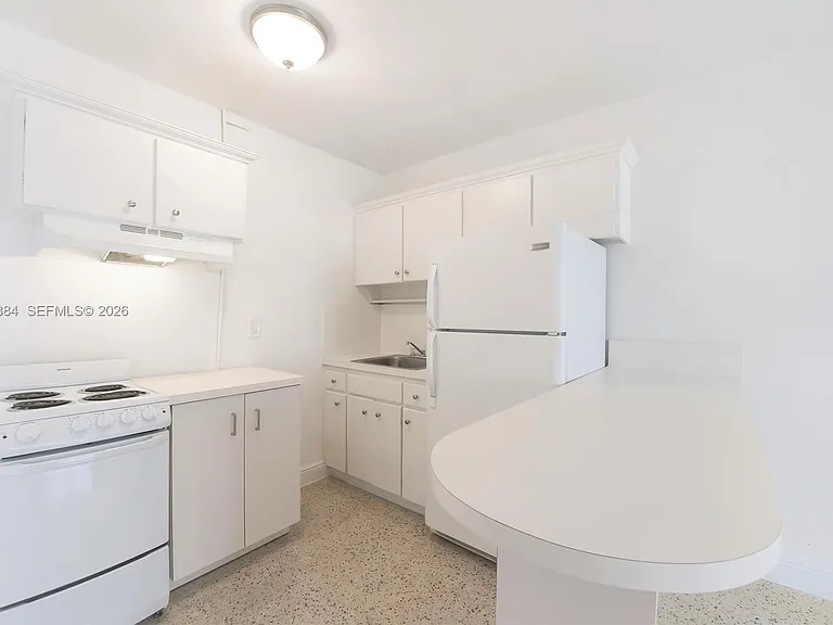 33 Salamanca Ave #2 — Photo 4