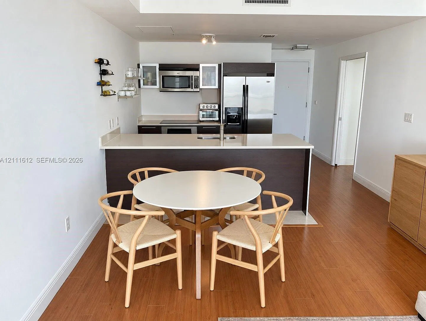 1900 N Bayshore Dr — Photo 4