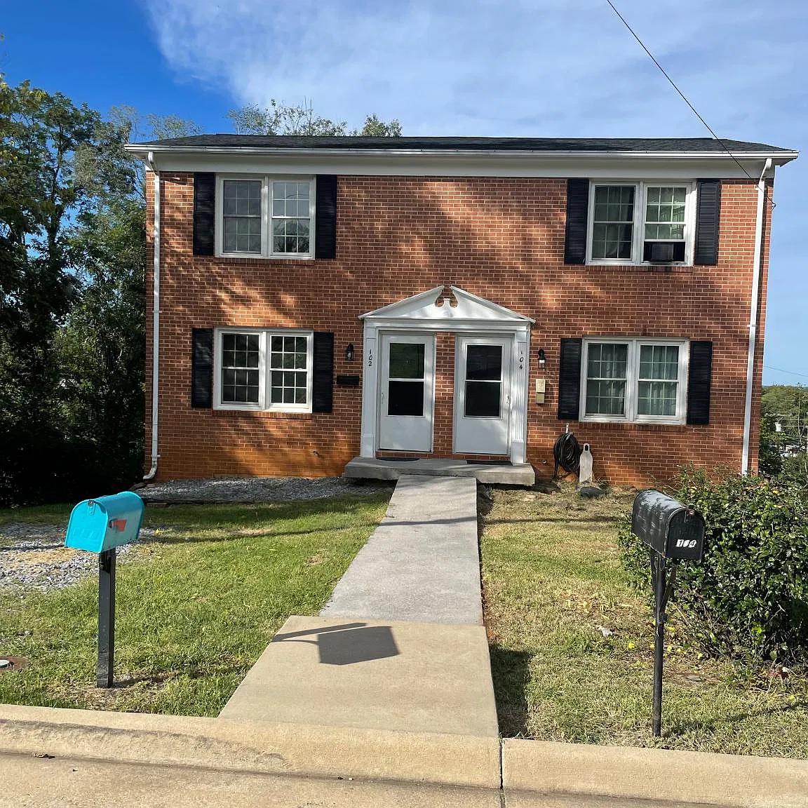 2 bed, 1.0 bath, 850 sqft, $1,600 — Photo 2
