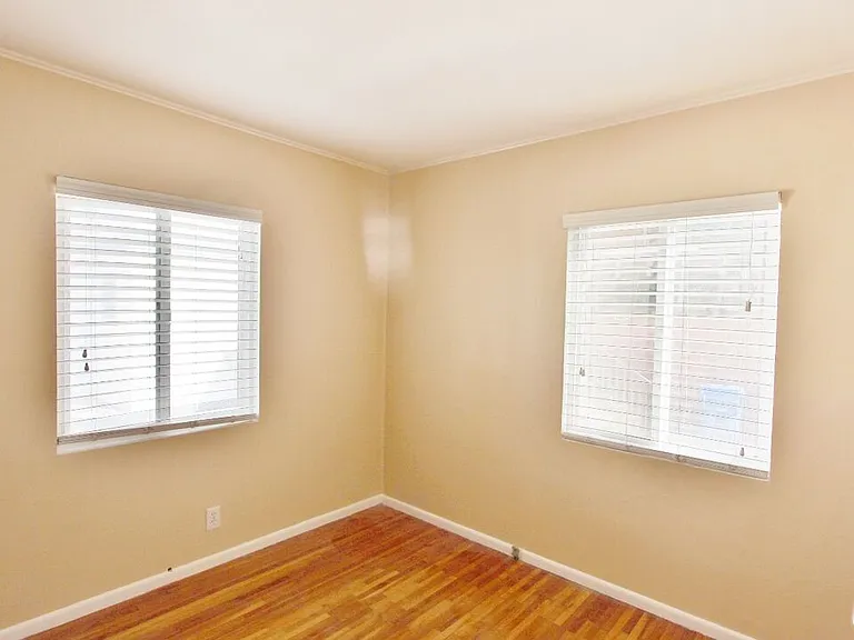 380 Pershing Dr — Photo 17