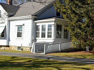 1385 Crandall Rd, Tiverton, RI 02878