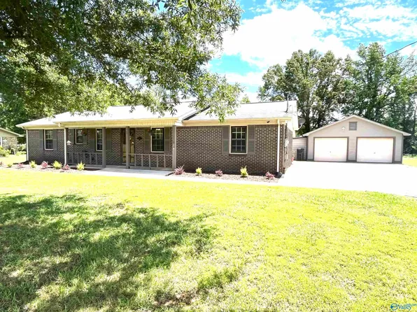 95 Pine St, Decatur, AL 35603
