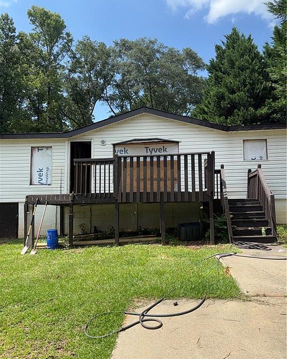 1st image of 219 Lynn Rd
