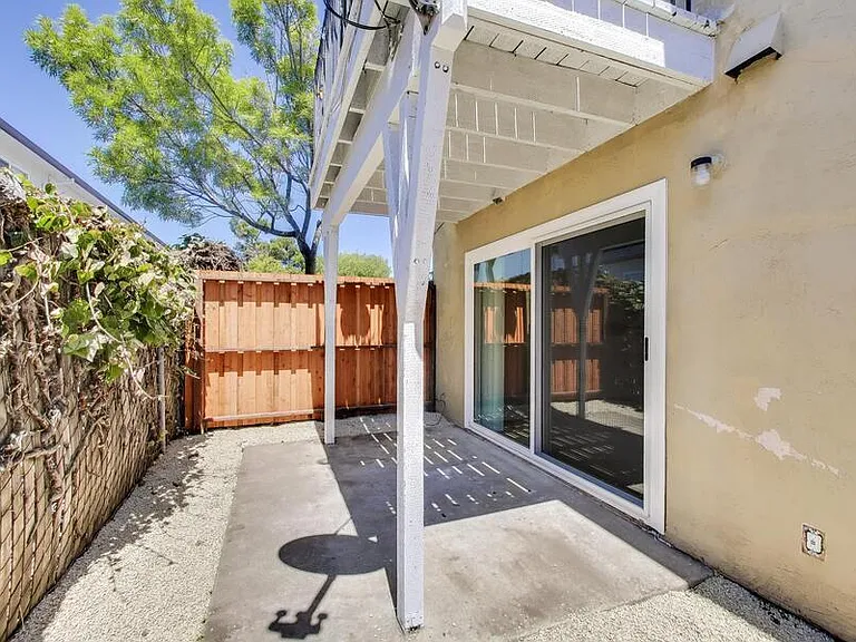 2727 Marina Boulevard — Photo 6