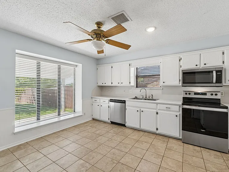 213 S Silver Dr — Photo 9