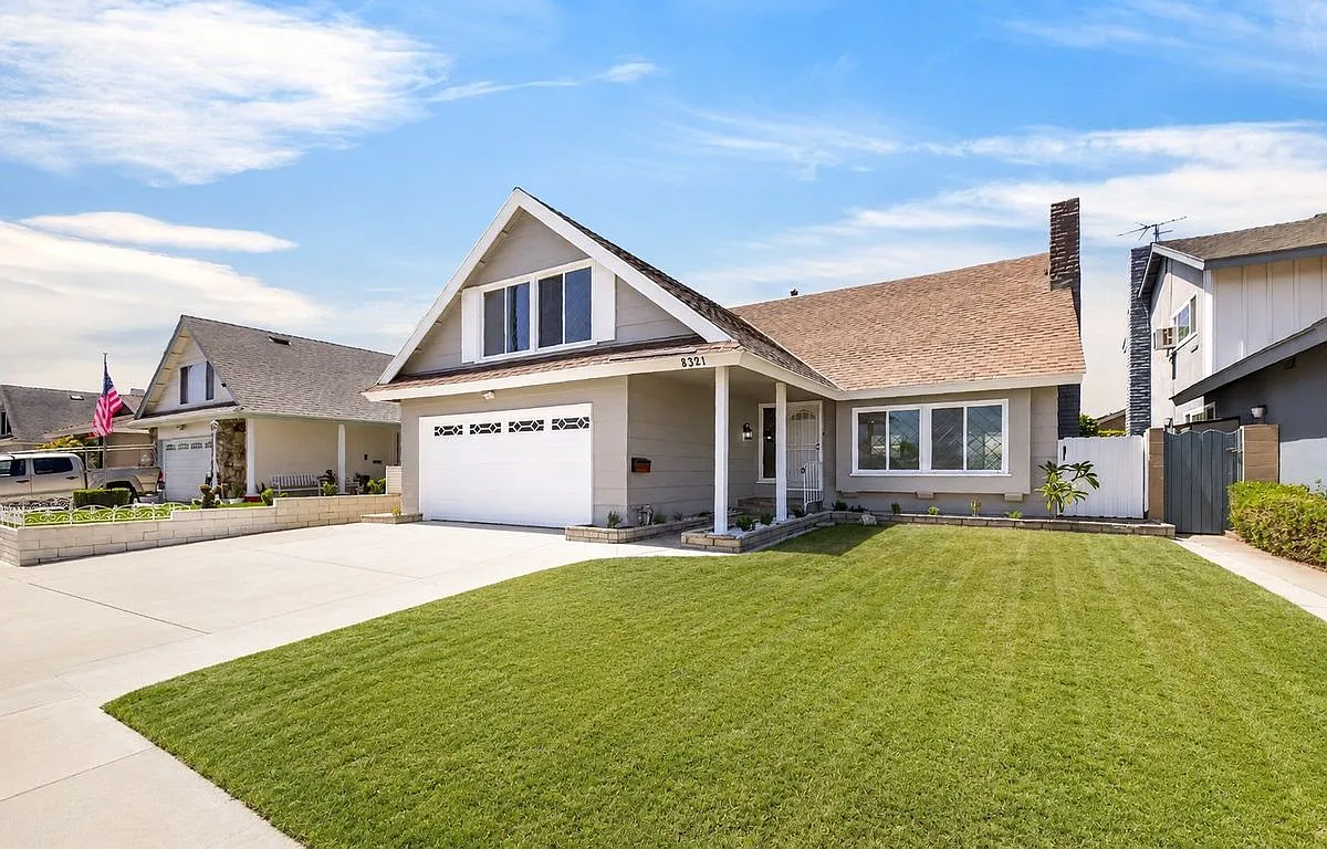 6 bed, 4.0 bath, 2500 sqft, $5,500 — Photo 1