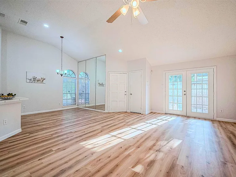 18211 Dinner Creek Dr — Photo 7