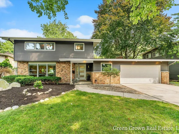 1508 Laurel Ave SE, East Grand Rapids, MI 49506