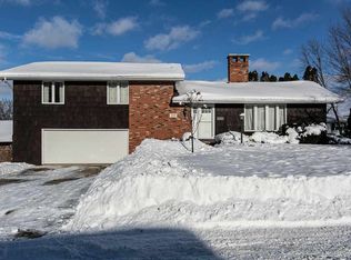 330 River Ridge St, Dubuque, IA 52003